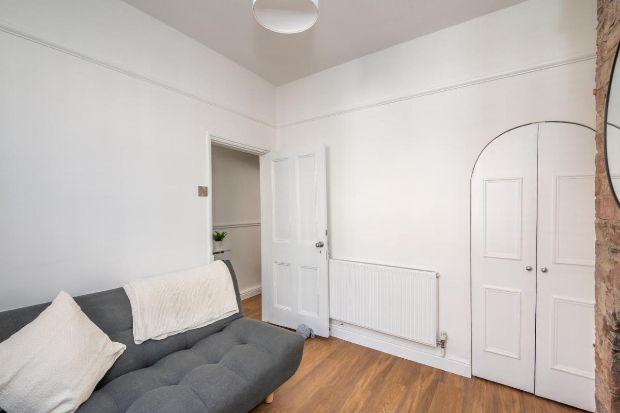 Stylish, Centrally Located Terrace - Pass The Key Йорк Экстерьер фото