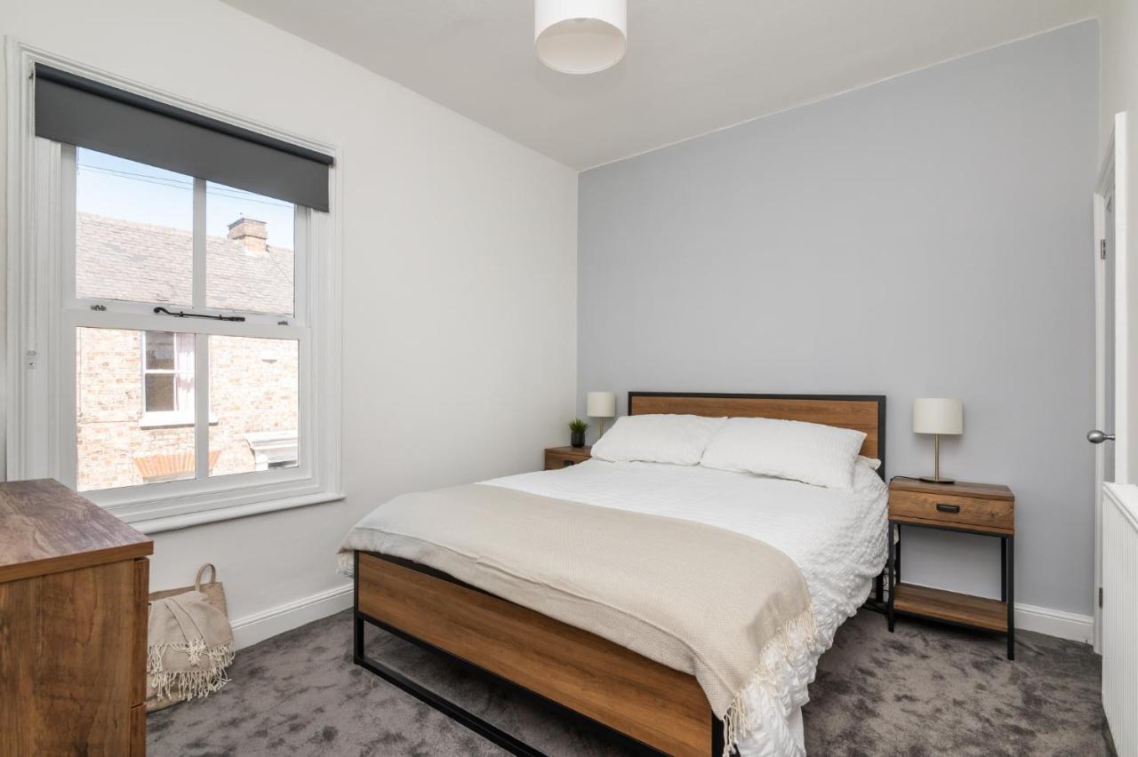 Stylish, Centrally Located Terrace - Pass The Key Йорк Экстерьер фото