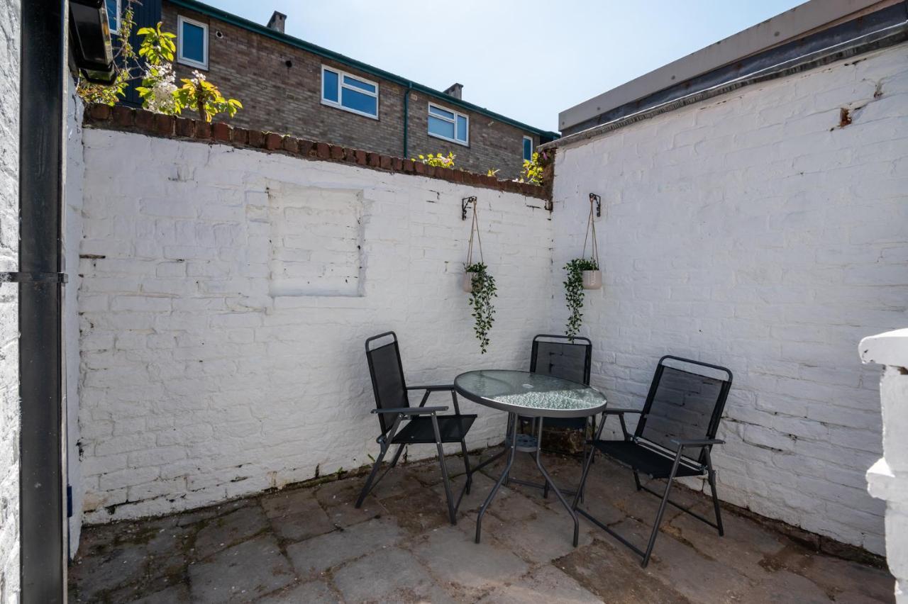 Stylish, Centrally Located Terrace - Pass The Key Йорк Экстерьер фото
